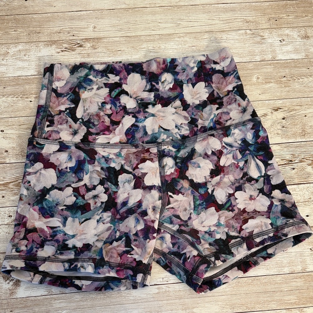 Lululemon 4” Align Shorts - rare floral pattern
